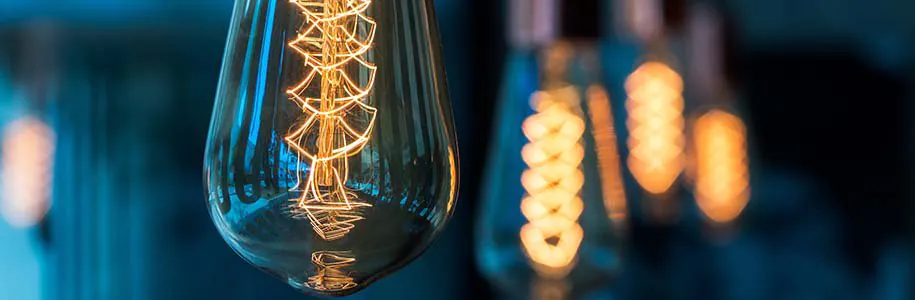 Retro-LED-Lampen in blauem Licht